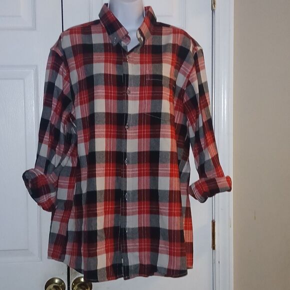 Eddie Bauer relaxed fit red black white plaid flannel button down shirt  Sz L - Picture 1 of 7